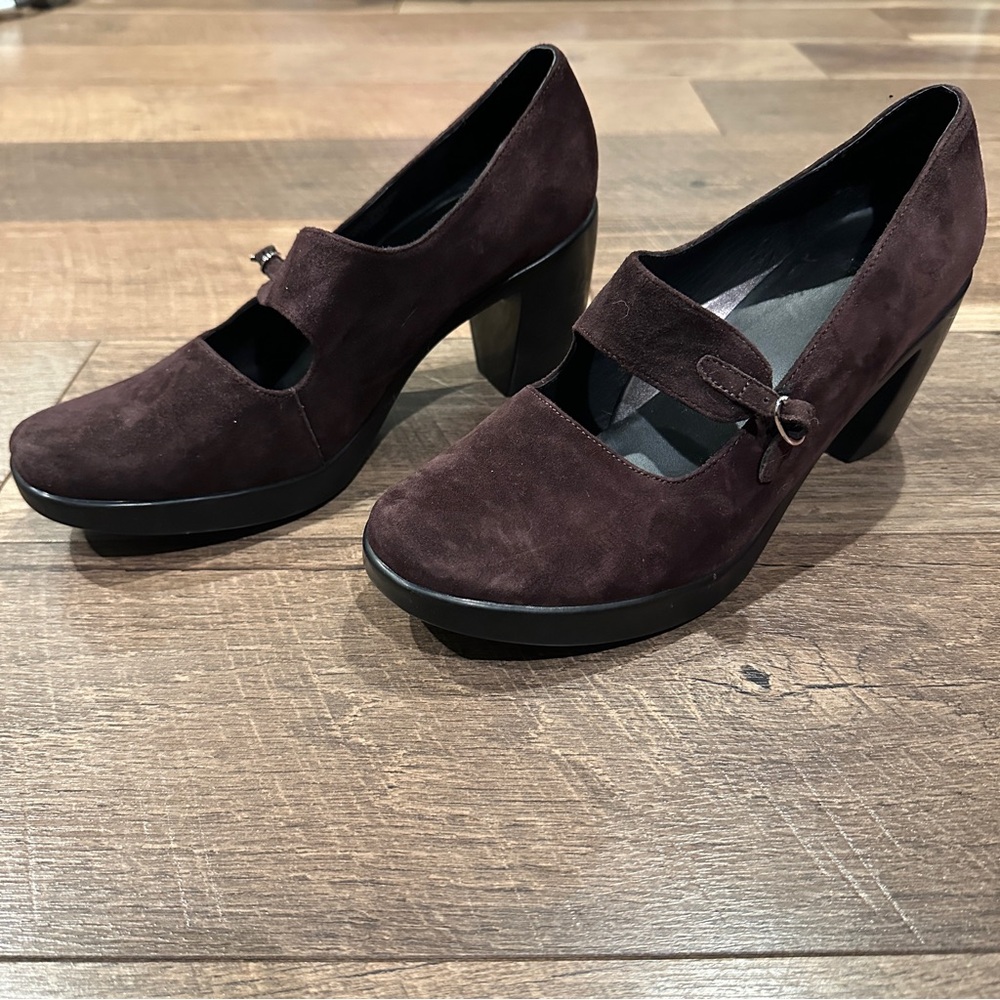 Dansko Tara Brown Suede Mary Jane Heels Size 39